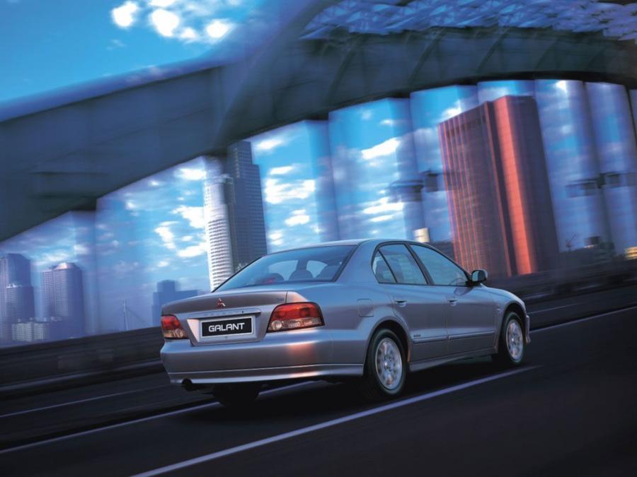  Mitsubishi Galant 1996 года  (фото 4 из 10)